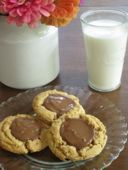 Peanut Butter Cup Cookies iwth